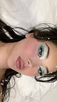 Vampire Bride, Pretty Halloween Costumes, Mermaid Halloween, Halloween Makeup Inspiration, Mermaid Outfit, Interesting Images