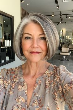 26 Gorgeous Salt and Pepper Bob Ideas - Flo's Blog Salt And Pepper Bob Hairstyles, Silver Bob Hair, Short Curly Salt And Pepper Hair, Salt And Pepper Bob Haircut, Salt And Pepper Hair Color Ideas, Salt And Pepper Short Hair, Short Gray Bob, Silver Hair Bob, Salt And Pepper Bob