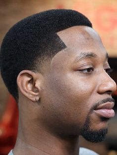 Short Hair Taper Fade Black Men, Simple Hairstyles For Men, Low Taper Haircut, Afro Fade Haircut, Nice Haircuts, Low Puff, Face Practice, Hair Edges, Low Taper Fade Haircut