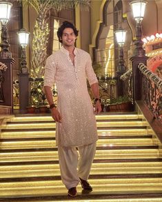 Kurta With Patiala Salwar For Men, Sangeet Mens Outfit, Celebrity Kurta Style Men, Silver Kurta For Men, Kurta For Wedding For Men, Boys Outfits For Wedding, Wedings Drees Man, Men In Traditional Wear