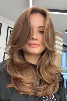 https://www.boredpanda.com/hey-pandas-post-a-picture-of-your-current-hair-2/?utm_source=pinterest18&utm_medium=link&utm_campaign=coin Curtain Bangs And Butterfly Cut, Butterfly Hair Blowout, Butterfly Cut On Medium Length Hair, Butterfly Cut Thick Hair, Mid Length Butterfly Cut, Butterfly Cut Round Face, Layer Cut Hairstyles, Butterfly Haircut Brunette, Medium Feathered Haircuts