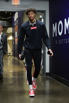 Kelly Oubre Jr, Kelly Oubre, Nba Fashion, Quoi Porter, Outfits Hombre, Cute Black Guys, Mens Fashion Streetwear, Streetwear Men Outfits