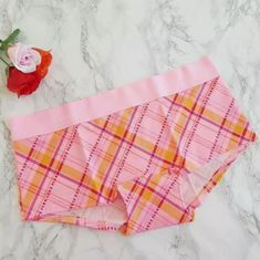 Pink Panty Shortie Boy Short Nwt 1 Panty Pink Daisy Plaid Logo Boyshort Cotton Spandex Vs Pink Logo, Logo Hipster, Victoria Secret Pink Logo, Pink Nation, Pink Daisy, Pink Victoria Secret, Pink Dog, Pink Brand, Pink Cotton