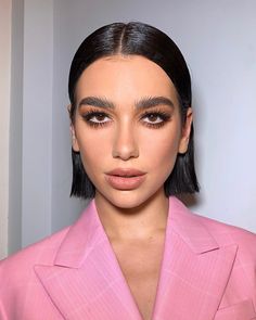 INBEAUT MAGAZINE on Instagram: “Makeup @nikki_makeup Md @dualipa  Hair @raphaelsalley  Styled by @lorenzoposocco  #inbeautmag” Face Inspiration, Best Drugstore Mascara, Drugstore Mascara, Kate Bosworth, Holiday Makeup, Trending Haircuts, Vanessa Hudgens, Charlize Theron, Dua Lipa