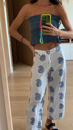 Pantalon Thai, Outfit Inspo Beach, Sunset Outfit, Aesthetic Beachy, Sun Aesthetic, Looks Pinterest, Wide Leg Palazzo Pants, Emma Chamberlain, Beach Pants