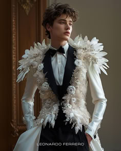 Fashion wedding costume By Leonardo Ferrero      #HarryStyles #timmothéechalamet #HenryCavill #ZacEfron #JacobElordi  #HarrisDickinson #tomholland #justinbieber #ShawnMendes #ChrisHemsworth Men Couture Fashion, Men In Dresses Aesthetic, Men Haute Couture, Male Wedding Dress, Black Outfit Men, Stylish Mens Suits, Look Festival, Classy Suits, Menswear Runway