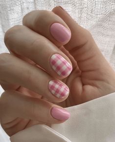 33 Pink Barbie Nails To Satisfy Your Barbie Obsession - Colleen Hobson Barbie Nails Movie, Beautiful Nails 2023, Barbie Nails Ideas, Pink Gingham Nails, Barbie Movie Nails, Short Pink Nails Designs, Barbie Nail Designs, Barbie Nails Design, Nail Barbie