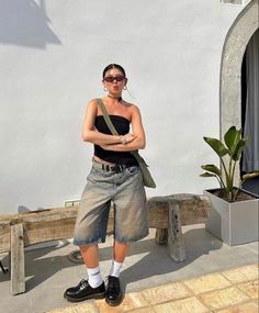 Looks Hip Hop, Shorts Outfits Women, Streetwear Mode, Casual Style Outfits, Streetwear Outfit, Short Outfits