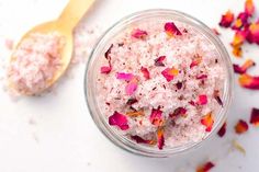 How to Make a Facial Scrub Rose Bath Salts Recipe, Rose Bath Salts Diy, Essential Oil Perfume Spray, Sea Salt Bath, Herbal Bath Salts, Romantic Bath, Rose Bath Salts, Bath Salts Recipe, Himalayan Salt Bath