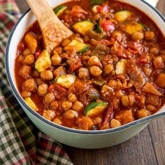 Chickpea Vegetable Chilli (Stove Top and Instant Pot) | Slimming Eats