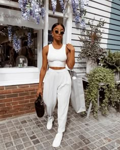 Staple Wardrobe Pieces, Sporty Outfits, Looks Style, Mode Inspiration, Looks Vintage, Outfits Casuales, Comfy Outfits, Cute Casual Outfits, Look Fashion