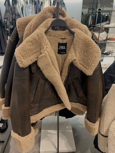 Traditional Jacket, Zara Jacket, Sheepskin Coat, Fall Fits, Jacket Pattern, Cool Street Fashion, Fancy Outfits, Casual Style Outfits, Fleece Jacket