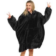 Plush Black Blanket Sweatshirt, Big Hoodies, Kids Blanket, Black Blanket, Sweatshirt Blanket, Oversize Sleeves, Oversized Blanket, Hoodie Oversize, Blanket Hoodie