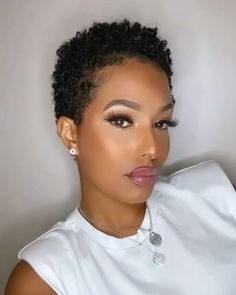 Natural Afro Hairstyles, Beautiful Curls, Short Styles, Black Natural Hairstyles, Curly Girl, Afro Hairstyles, Bob Wigs, Hair Cut