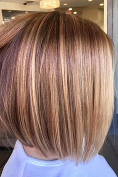 Popular Short Haircuts, Short Hair Model, New Short Hairstyles, Short Bob Haircuts, Brown Blonde Hair, Blonde Bobs, Blue Eyed