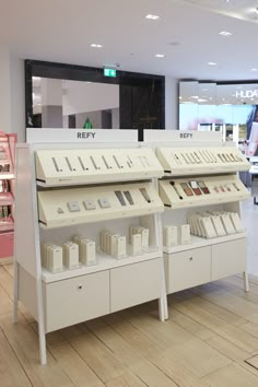 Refy, makeup counters in selfridges London, beauty, skincase, luxury makeup, counters, retail, shop fit and shop design, brands, marketing, advertising, visual merchandising 111 Skin, Makeup Layout, Retail Ideas, Beauty Studio, Product Range