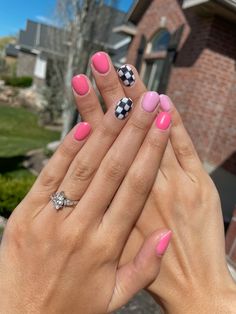 @anna.naildit Summer To Fall Nails Short, Different Hand Nails, Nail Colors For Summer 2024, Luminary Nails Design Short, Beginner Nail Ideas, Gel Nails For Kids, Nail Art Designs Simple, Dainty Nails, Shorties Nails