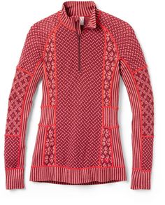 Spend the day on the slopes or relax by a fire. With a sweater-like design in lightweight merino wool  the women's Kari Traa Smekker half-zip base layer top turns up the comfort. Layering T Shirts, Ski Clothing, Layered Hoodie, Base Layer Women, Sport Outfit Woman, Skiing Outfit, Layer Top, Fashion Plates, Sporty Style