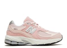 2002R Big Kid 'Pink Sand' - New Balance - GC2002SK - pink sand/quartz pink Pink Tennis Shoes Outfit, Nb Shoes, Pink Tennis Shoes, Shoes For School, Pretty Sneakers, New Balance 2002r, Tennis Shoes Outfit, Pretty Shoes Sneakers, Flight Club