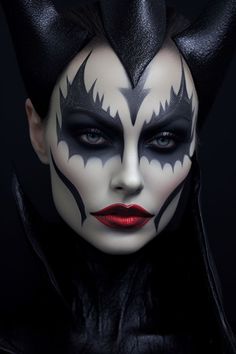 Disney Villians Makeup, Green Dramatic Eye Makeup, Grime Haloween, Make Up Karakter, Halloween Beauty Makeup, Maleficent Makeup, Vampy Makeup, Extreme Makeup