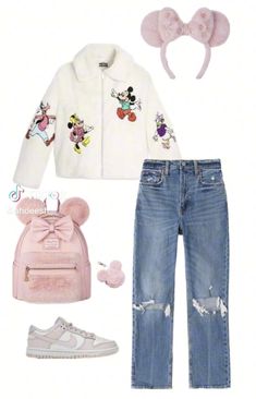 Outfits To Wear In Disneyland, Cute Disney Fits Winter, January Disneyland Outfits, Cute Outfits For Disney World, Modern Disney Outfits, Disney Outfits Winter, Disney Winter Outfits, Outfits January, Kids Disney Outfits