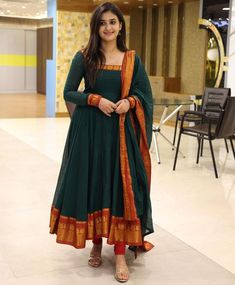 simple traditional wear for women Long Dresses Indian Style Anarkali Suits, Long Chudidar Designs, Saree Stitched Dress Ideas, Narayanpet Anarkali Dresses, Cotton Dress Stitching Ideas, Anarkali Dress With Saree, Narayanpet Kurti Designs, Narayanapeta Long Frock Designs, Pattu Kurta Designs For Women