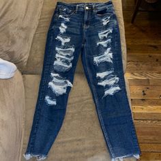 Never Worn, In Perfect Condition. Baggy Outfits, American Eagle Mom Jeans, American Eagle Outfitters Jeans, New Wardrobe, High Jeans, American Eagle Outfitters, Mom Jeans, American Eagle, Jeans Size