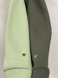 Embroidered Hoodies With Initials Hearts on the Sleeve Custom - Etsy Heart-shaped Cotton Sweatshirt For Winter, Idea For Anniversary, Couple Sweatshirts, Cartoon Couple, Matching Hoodies, Couple Set, Bf Gifts, Cute Couple Gifts