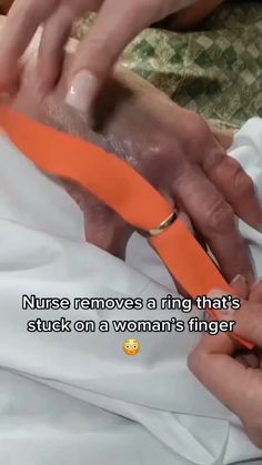 Useful hack just Incase you encounter such a scenario Removing A Ring From Swollen Finger, Remove Ring From Swollen Finger, How To Remove Ring From Swollen Finger, How To Get A Ring Off A Swollen Finger, Useful Life Hacks Videos, Nursing Tools, Life Hacks Videos, Hack My Life, Hand Tricks