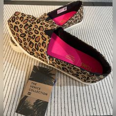 Brand New. Never Worn. With Tags Printed Canvas, Womens Toms, Toms Shoes, Flat Shoes Women, Loafer Flats, Leopard Print, Loafers, Size 7, Canvas Prints