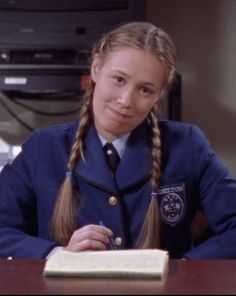 Paris Gilmore, Paris Gilmore Girls, Liza Weil, Why Lie, Paris Geller, Team Logan