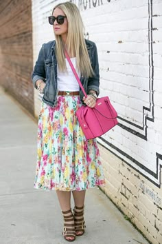 Adorbs Casual Floral Print Skirt For Daywear, Daywear Floral Print Flowy Skirt, Chic Wide-leg Skirt With Floral Print, Floral Skirt Outfits Midsize, Shirt And Jeans Women, Polka Dot Skirt Outfit, Dot Skirt Outfit, Casual Easter Outfit, Multicolor Floral Print One-size Outerwear