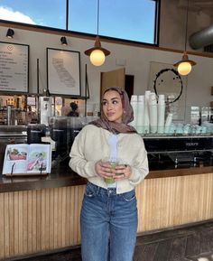 Mina Hamideh influencer Hijabi Winter, Hijabi Winter Outfits, Hijabi Fits, Hijabi Outfit, Woman Outfit, Modest Fits, Hijab Outfits, Hijabi Outfits Casual