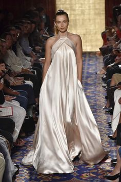 Philippines Fashion, Afrikaanse Mode, Brandon Maxwell, Gorgeous Gowns, Spring 2017, Beautiful Gowns, Primavera Estate, Dress First, Dream Dress