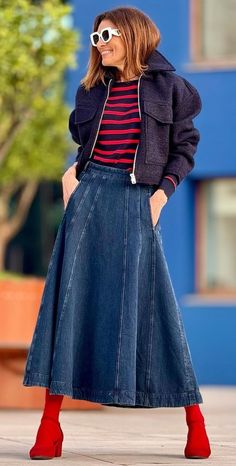 Color Combinations For Clothes, Long Denim Skirt, Outfit Inspo Casual, Fashion Attire, Designs For Dresses, Midi Skirts, Jeans Rock, Denim Design