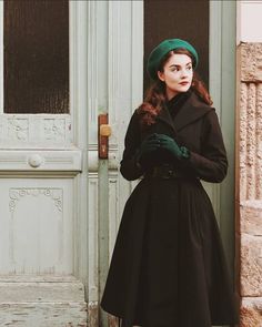 Academia Outfits, Fotografi Vintage, Wool Gloves, Retro Pin Up, Vintage Soul, Last Friday, Retro Mode