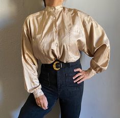 Amazing and unique e rare vintage metallic golden party 1980 shirt, striking shirt, it has a Victorian hight collar and wide sleeves, chic and timeless, ideal for party events or family celebrations, iconic blouse made of quality polyester satin fabric. Cute preppy outfit with high-rise jeans, vintage look, elegant and chic from the 80s.  Approximate sizes and equivalences, it is better to take the measurements detailed below as a reference and compare with yours. Vintage shirts can be very nice Style Japonais, Preppy Outfit, Cute Preppy Outfits, Wide Sleeves, High Collar, Vintage Shirts, Looks Vintage, Satin Fabric, Vintage Looks