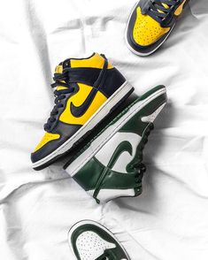 La collection Nike Dunk est disponible sur wethenew.com ➖ 📸 @ispeedysingh Jordan 1 High Outfit, Maize And Blue, Air Jordan 1 Retro High