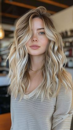 30 Inspirational Hair Color Ideas for Blondes Side Part Blonde Balayage, Blonde Balayage Ponytail, Natural Dark Blonde Hair Color, Blonde Dimensional Hair Balayage, Frizz Hairstyles, Summer 2024 Hair Color Trends, Layers Inspiration, Striking Hair, Trendy Ponytail