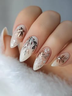 Winter Nails Wedding, Winter Chic Nails, Yule Ball Nails, Winter Nail Art 2024, Winter 2024 Nails Trends, 2024 Nails Winter, Elegant Winter Nail Designs, Clear Winter Nails, Wow Nails Designs