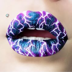 sugarpillcosmetics:  ⚡️ @Sarahmcgbeauty created this electrifying lip using her #sugarpill Cold Chemistry palette over @meltcosmetics Bane lipstick! Alat Makeup, Cloudy Skies, Lip Makeup Tutorial