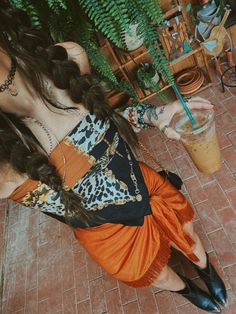 Edgy 70s Outfits, Sierra Ferrell Concert Outfits, Sierra Ferrell Aesthetic, Country Grunge Outfits, Hippie Concert Outfit, Sedona Fashion, Indie Concert Outfit, Hippie Cowgirl Style, Western Boho Fashion