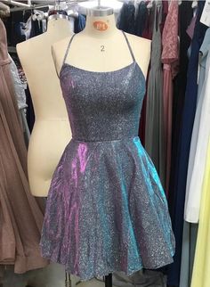 Prom Dresses Short Glitter, Euphoria Homecoming Dress, Silver Dress Outfit Casual, Best Prom Dresses Short, Dress Glitter Short, Grey Glitter Dress, Glitter Party Ideas, Sparkly Dress Short, Glitter Dress Party