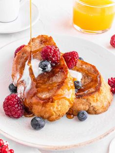 Vegan French Toast: A Delicious Breakfast to Share Classic French Toast, Vegan French, Non Dairy Milk, Classic Breakfast, Weekend Breakfast