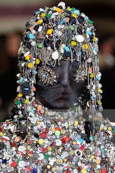 A model walks the runway during the Maison Martin Margiela show as part of Paris Fashion Week Haute Couture Spring/Summer 2014 on January 22, 2014 in Paris, France. Accessories Moodboard, S Pictures, Crazy Fashion, Haute Couture Details, Extreme Fashion, Catwalk Collection, Jewelry Details, Fashion Mask, Native Style