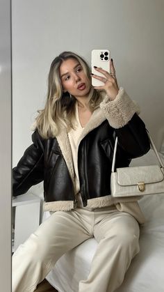 Sherpa Jacket Outfit, Winter Essentials Clothes, Scandi Fashion, Outfit Botas, Chicago Outfit, Winter Fashion Outfits Casual, Trendy Winter, Cold Weather Fashion, Cold Weather Outfits