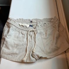 Roxy Nwt Short Linen Shorts Size L Casual Beige Short Bottoms, Beige Drawstring Shorts, Casual Short Pants For Day Out, Cutesy Clothing, Linen Shorts Outfit, Backpacking Outfits, Workout Inspo, Womens Athletic Shorts, Shorts Outfits Women