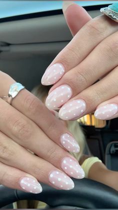 Light Pink Polka Dot Nails, Neutral Polka Dot Nails, Christmas Nails With Dots, Aesthetic Holiday Nails, Cute Nail Inspired, Pink And White Winter Nails, Christmas Polka Dot Nails, Basic But Cute Nails, Plain Spring Nails