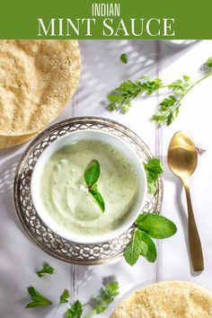 Indian mint sauce in a white bowl. Indian Mango Chutney Recipe, Indian Mint Sauce, Mint Sauce Recipe, Mango Chutney Recipe, Mint Chutney, Christmas Cakes Easy, Mint Yogurt, Easy Curry, Mint Sauce