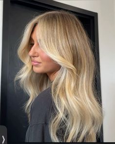 Blonde Hair Fade, Fall Bob, Over 50 With Bangs, Fall Haircuts, Autumn Styles, Front Pieces, Bright Blonde Hair, Summer Blonde Hair, Low Fade